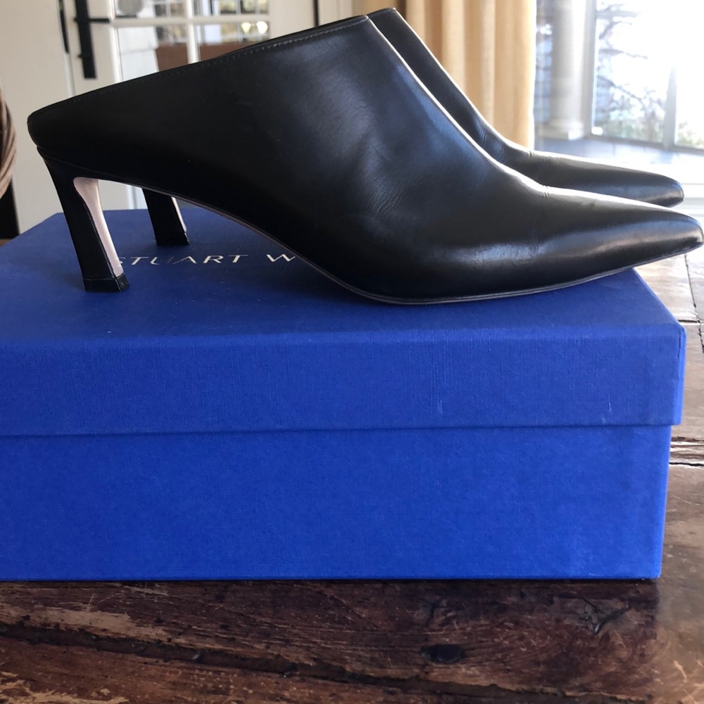 Stuart Weitzman 9 Medium Mules